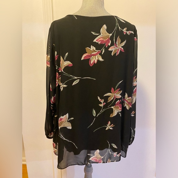 AGB Black Floral Tiered Blouse, Size 1X - Picture 4 of 6